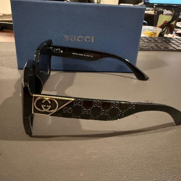 GUCCI GLASES - Picture 2 of 4